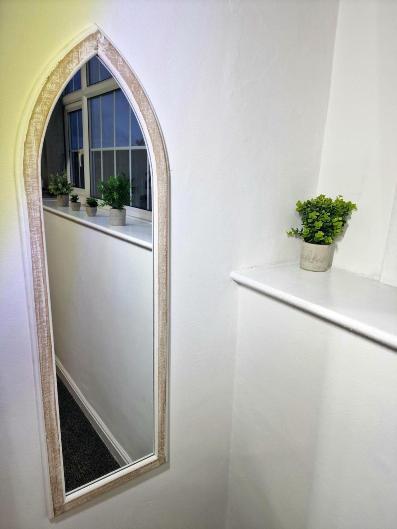Stylish 4 Double Bedroom House In Bradford, Views Of Hillside And Parking Shipley  Dış mekan fotoğraf